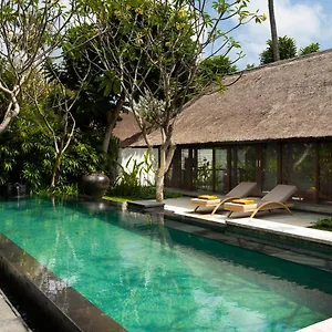 https://kayumanis-jimbaran-private-estate.hotelsseminyak.net